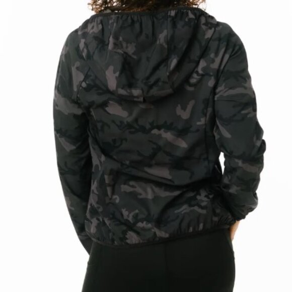 Zyia Camo Wind Breaker - Picture 2 of 8